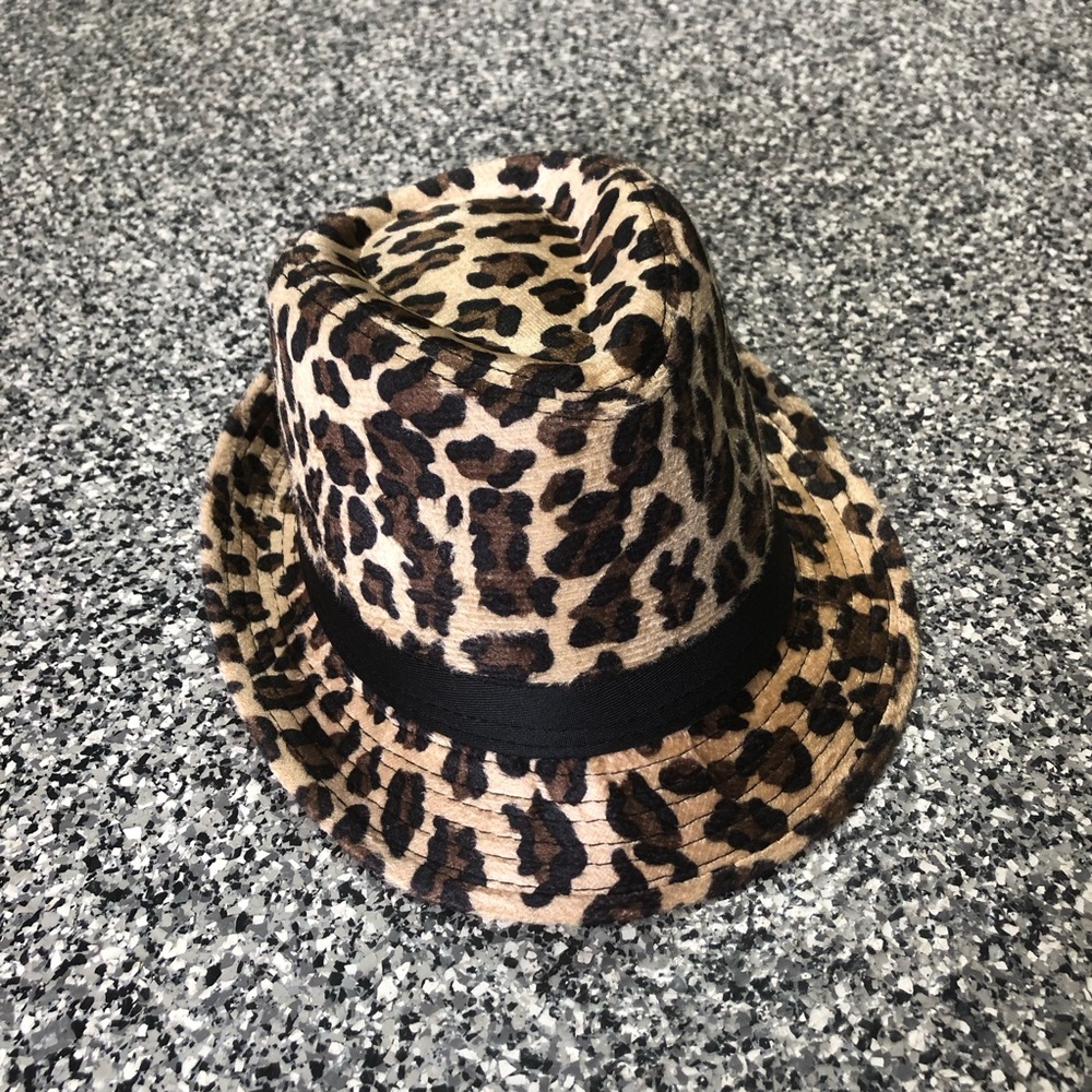 2/$29 ✦ Leopard Print Fedora Hat (OS)
